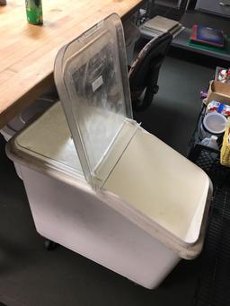 Rubbermaid Flour Bin on Casters