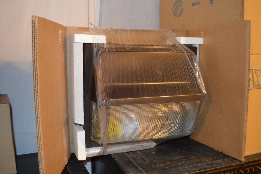(1) Wall Pack High Sodium Holophane Light NIB
