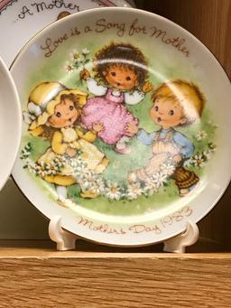 (13) Decorative Avon Collector Plates