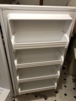 Frigidaire Upright Commercial Frost-less Deep Freeze