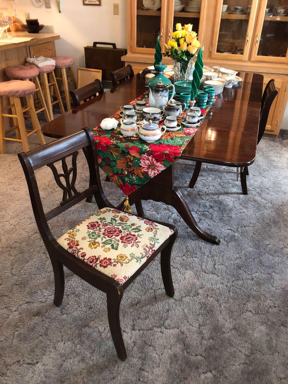 Mahogany Drop Leaf Dining Table w/ 3 Leaves & Watertown Slide and (4) Upholstered Seat Dining Chairs