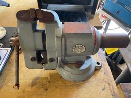 Allied 3-3/4" Bench Vice w/ Stand