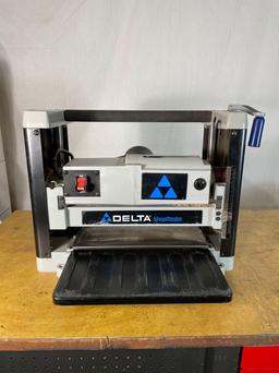 Delta Portable 12-1/2" x 5" x 9"Planer