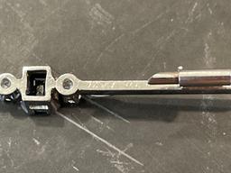 Bar pin w/sapphire, circa 1930.