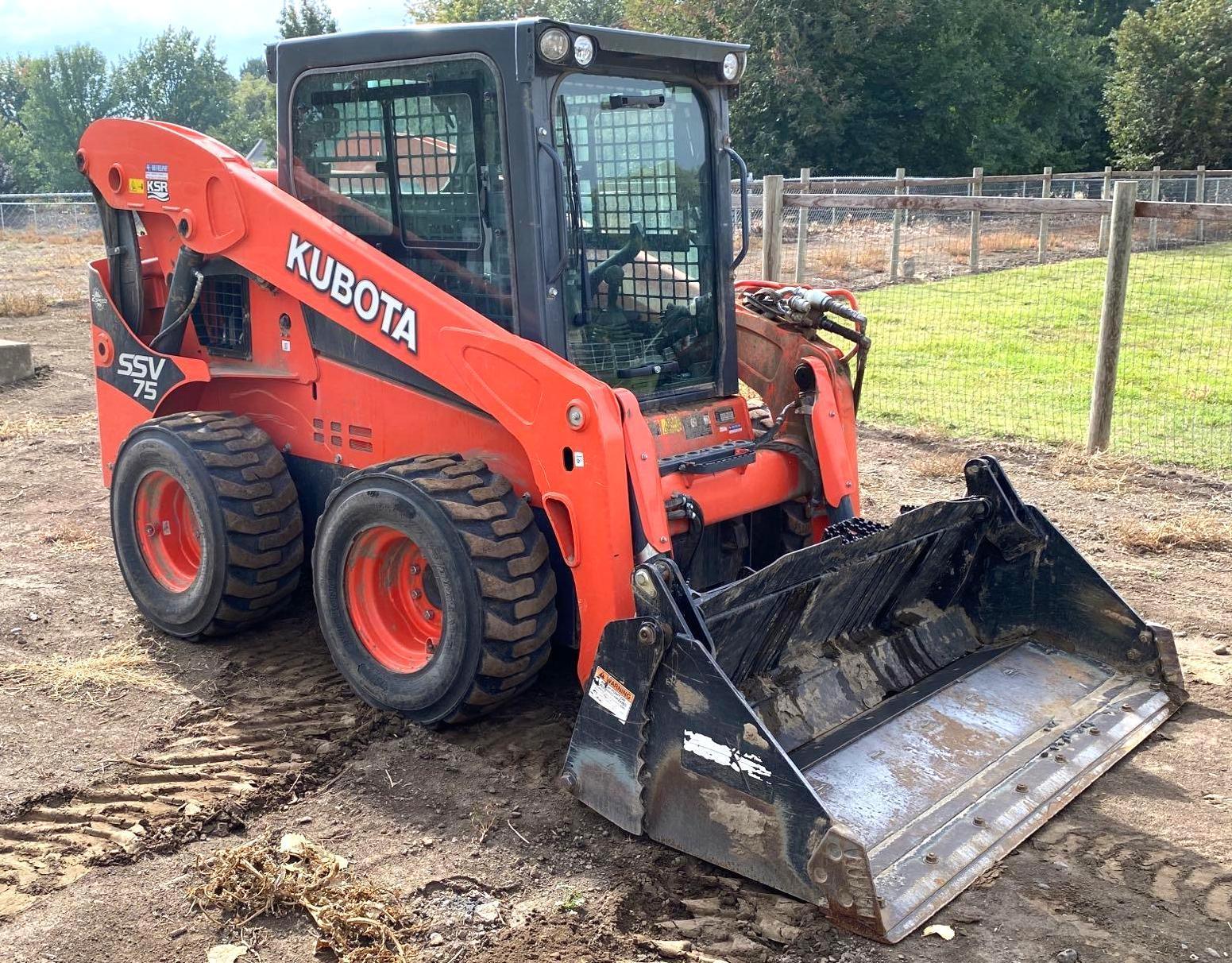 2019 Kubota Model SSV75 Skid Steer Loader w/ Clamshell Bucket