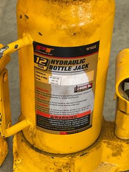 Pair Of Performance Tool 12-Ton Hydraulic Bottle Jacks