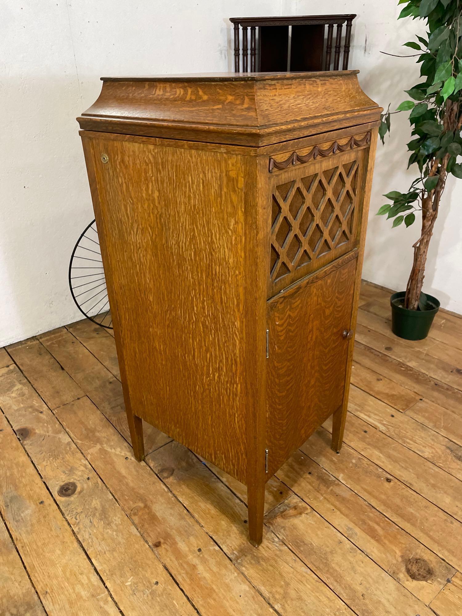 Pathe Freres, Model VII, crank Phonograph, oak cabinet.