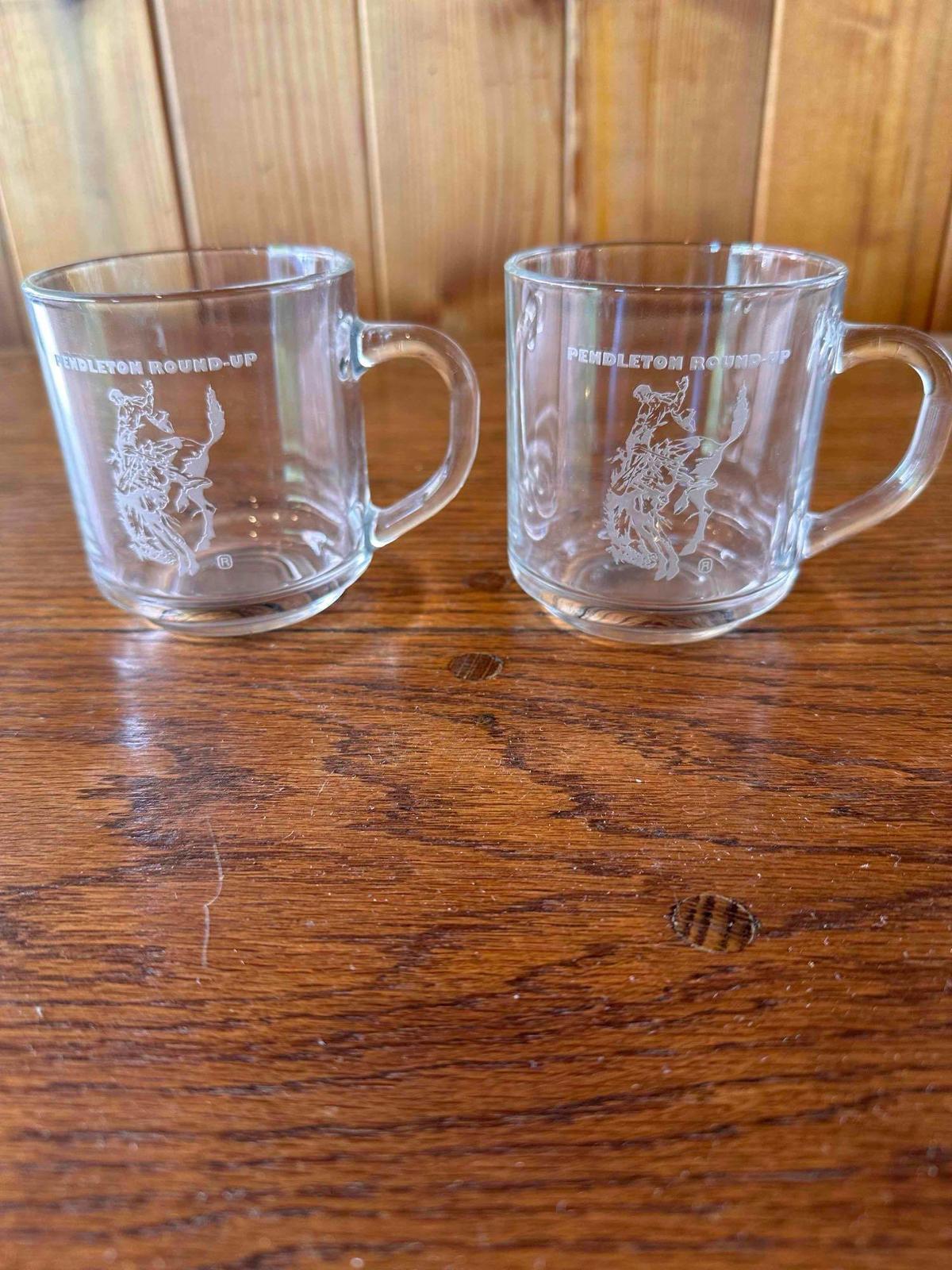 Set of 2 glass Pendleton Round up glass mugs