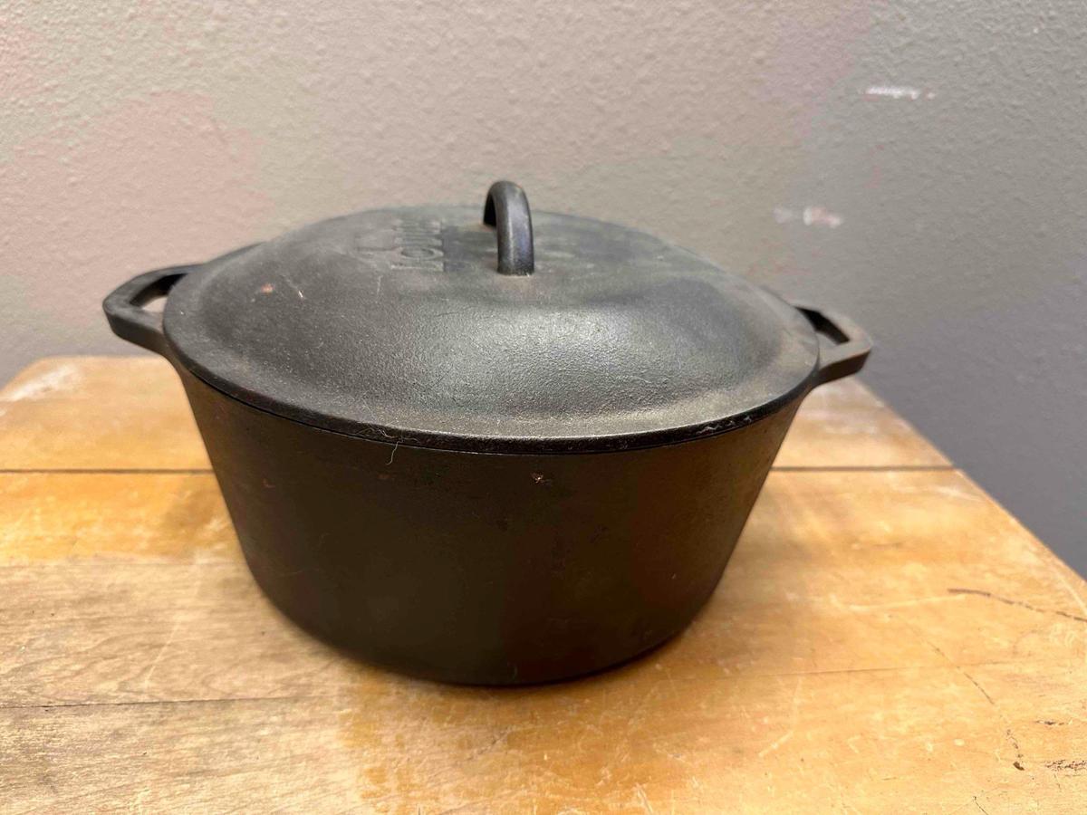 Cast Iron Lodge pot with Lid