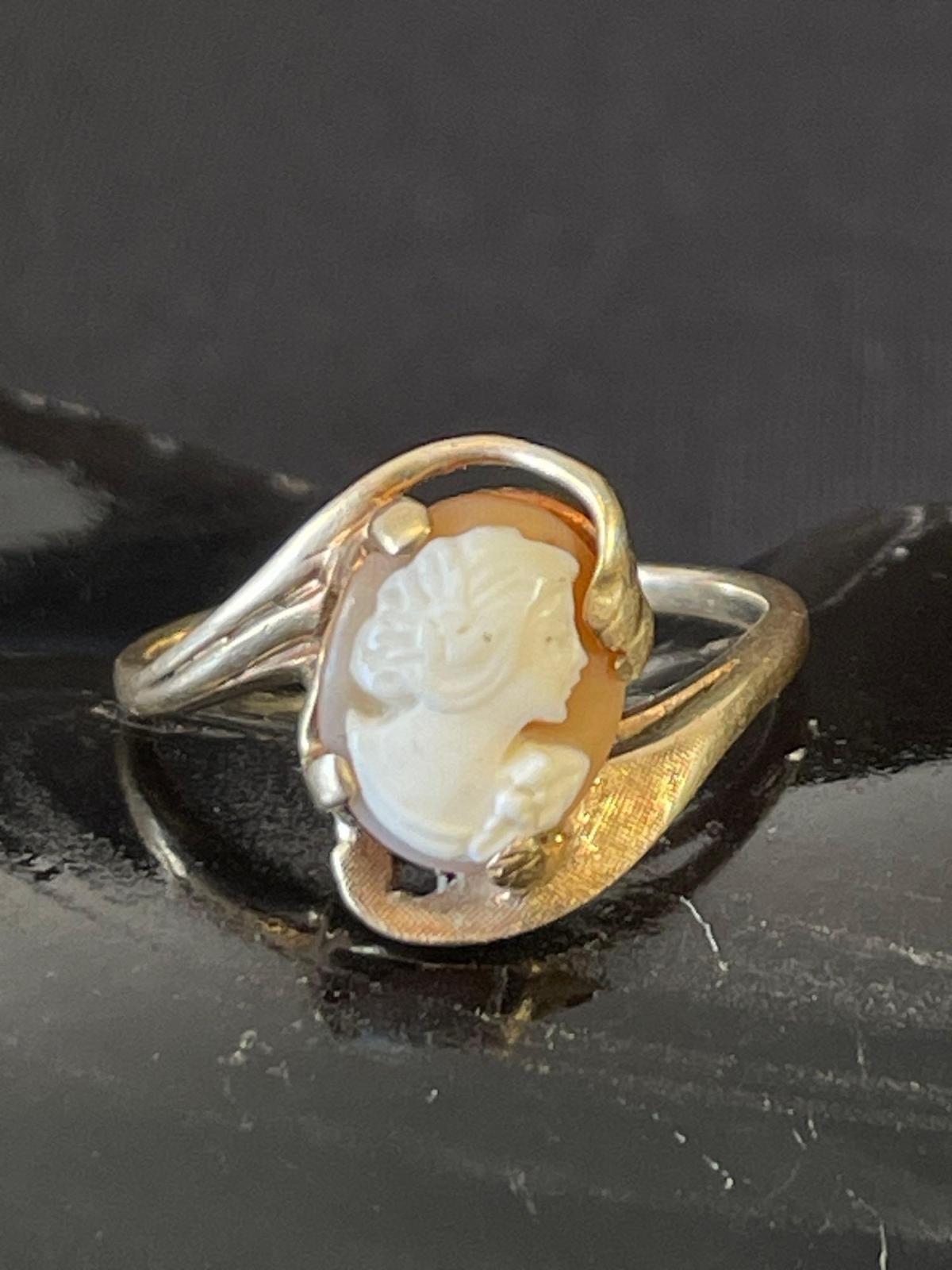 WWII 14K Gold Cameo Ring