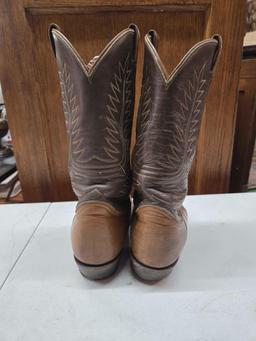 Men's Tony Lama western style leather boots