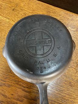 Cast iron skillet