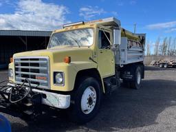 1988 Navistar International S1700 Dually Dumptruck w/ Snow Plow