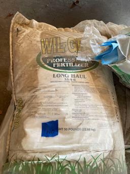 Pallet of Quickcrete Play Sand & Bag Of Fertilizer