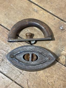Assortment of (4) sad irons, see photo's
