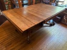 1900 solid oak claw foot dinning table