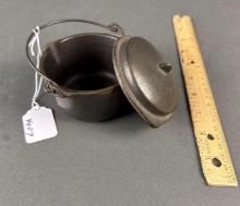 Child's Wagner cast iron dutch oven