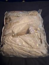 Large bag full of doilies, lace, linen, etc, see photo's