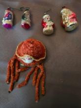 (4) glass Santa and a Chenille Santa ornaments