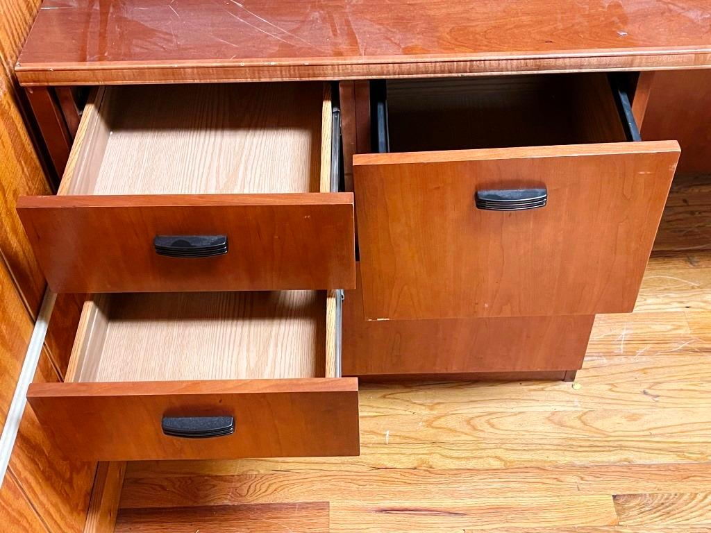 Hon Desk and hutch