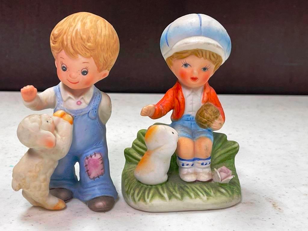 Figurines