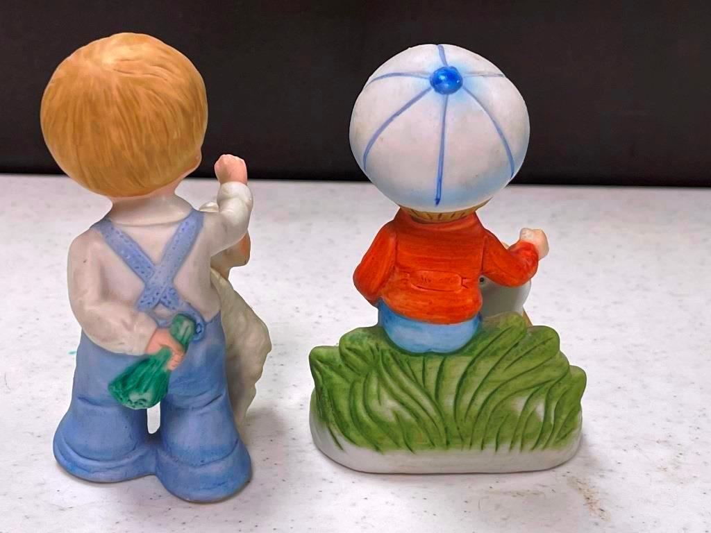 Figurines