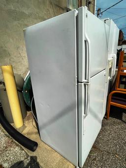 Refrigerator - Freezer