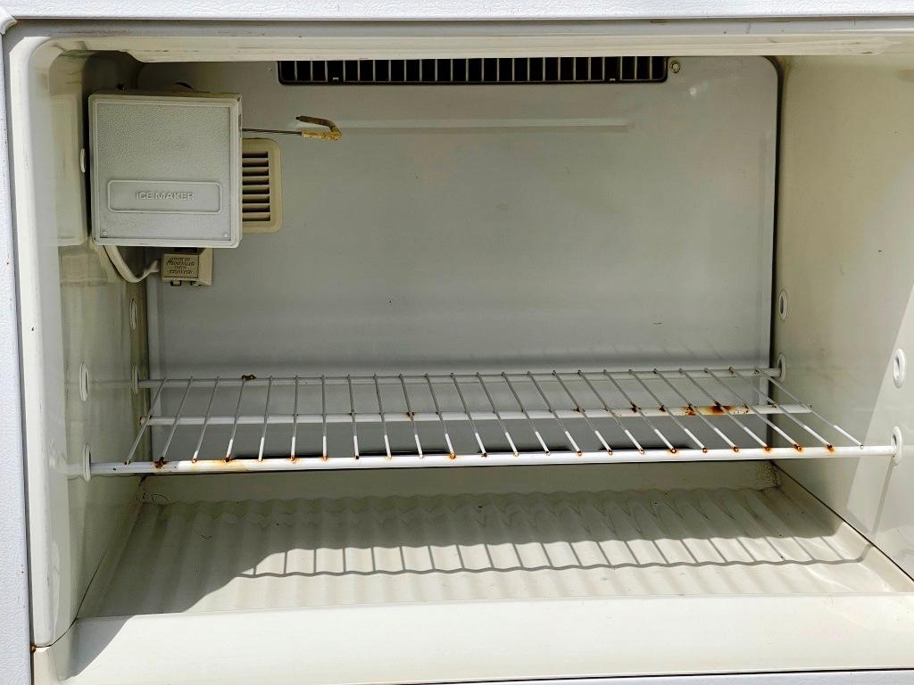 Refrigerator - Freezer