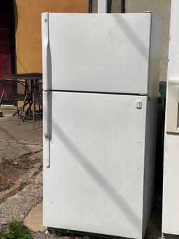 Refrigerator - Freezer