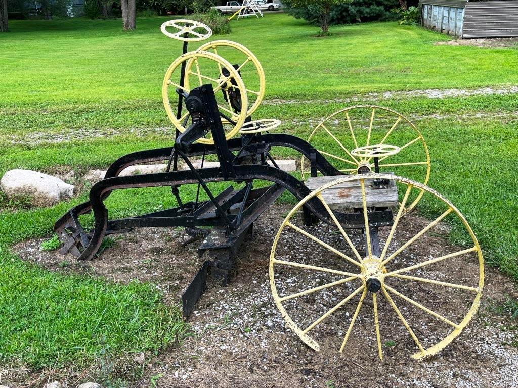 Antique Grader