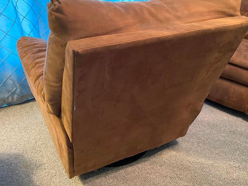 Single Swivel Rocker / Recliner