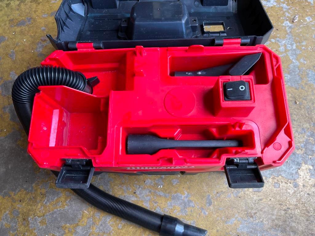 Milwaukee M18 Portable Vac Tool Only