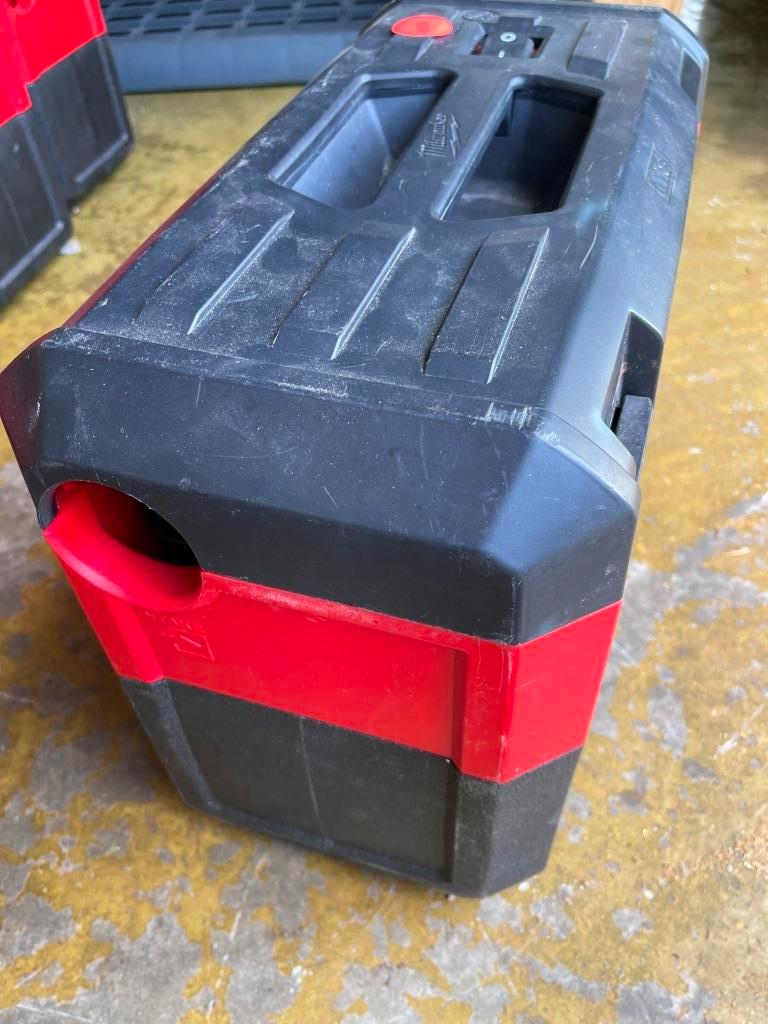 Milwaukee M18 Portable Vac Tool Only