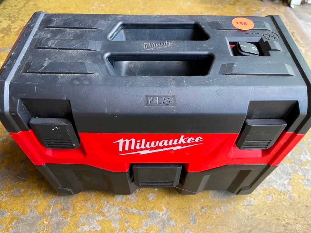 Milwaukee Portable Vacuum