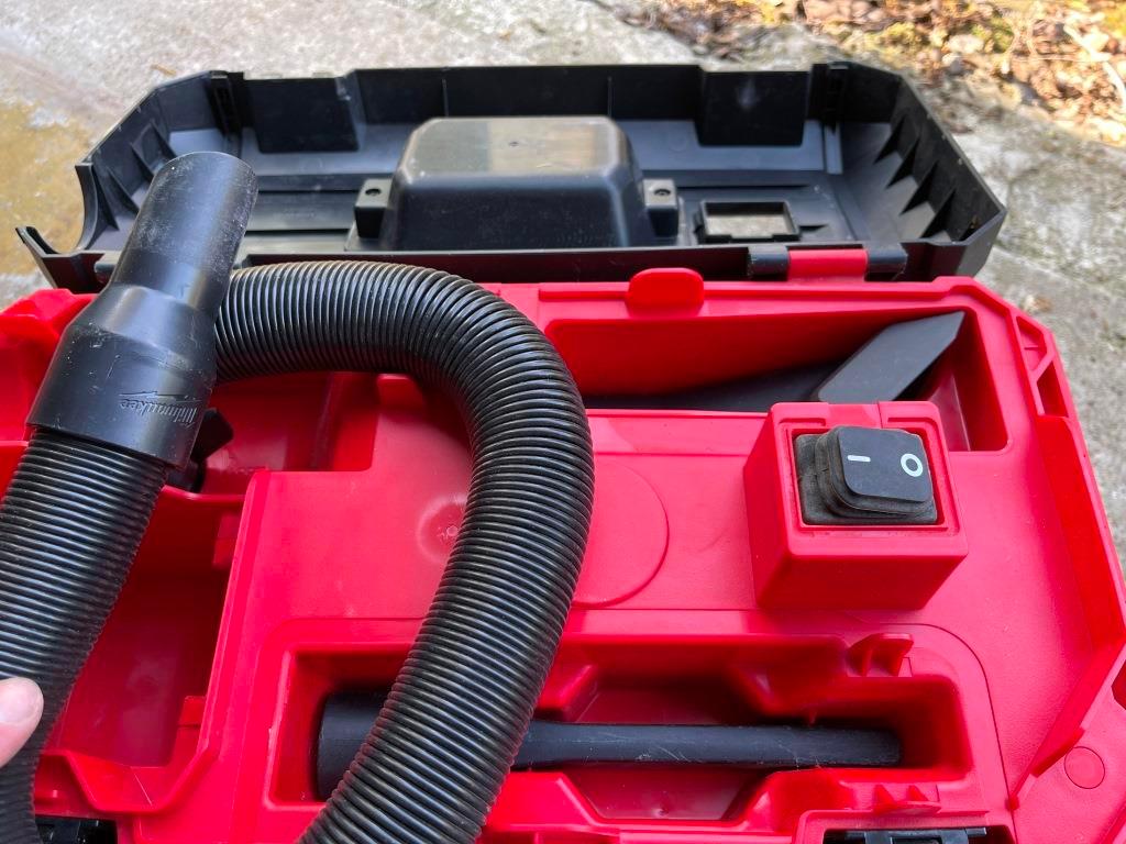 Milwaukee M18 Vac