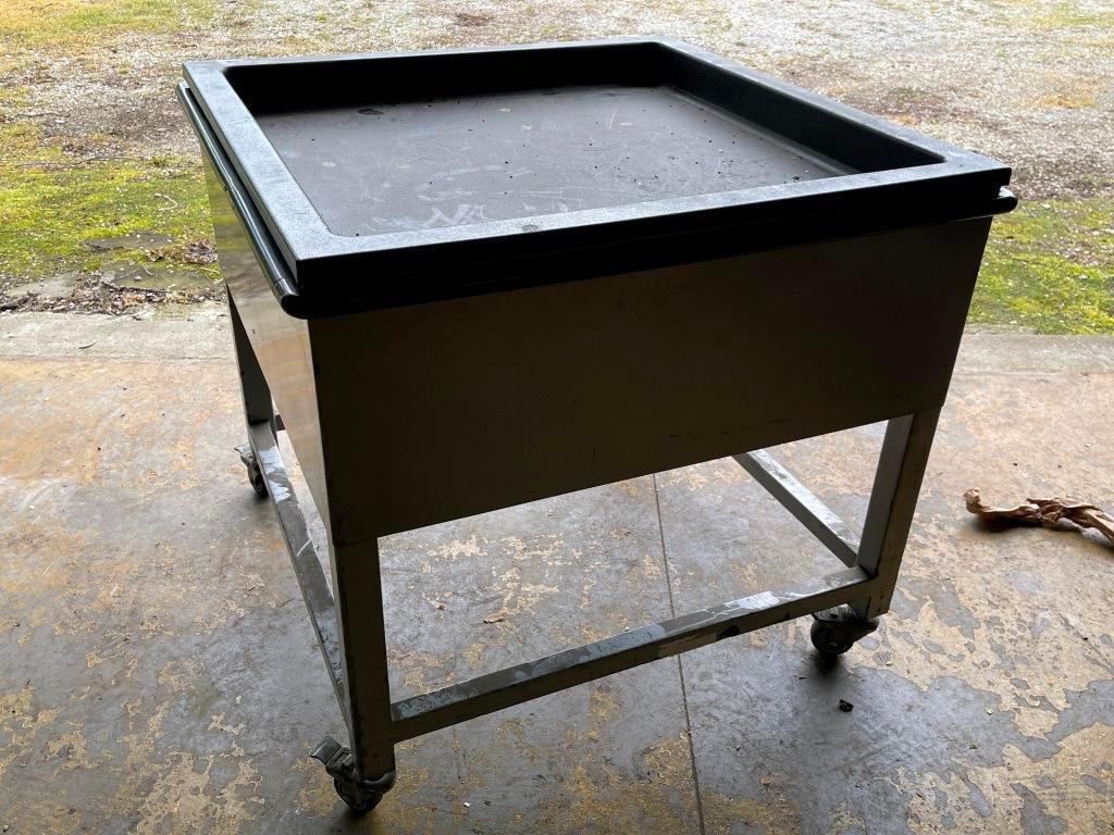 Metal Retail Display Cart