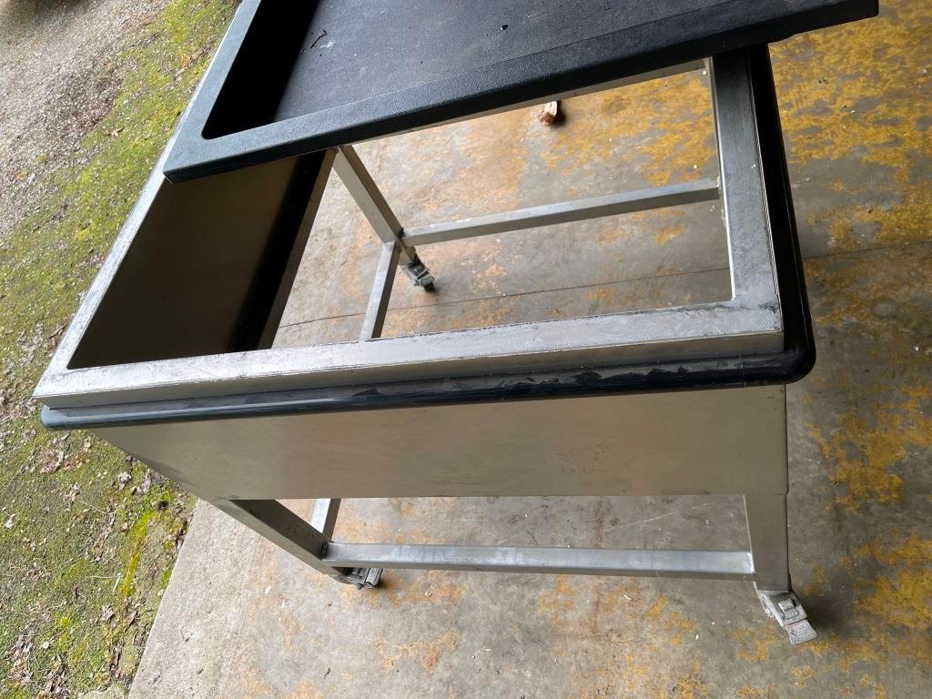 Metal Retail Display Cart