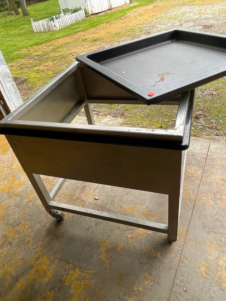 Metal Retail Display Cart