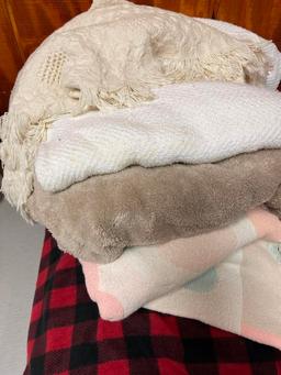 Fleece Throws, Blankets, and Sheets