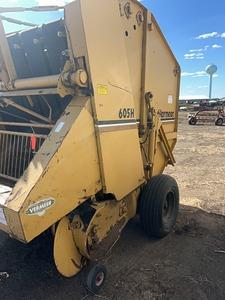 Vermeer 605h round baler