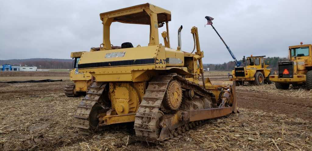 Caterpillar D6h Dozer