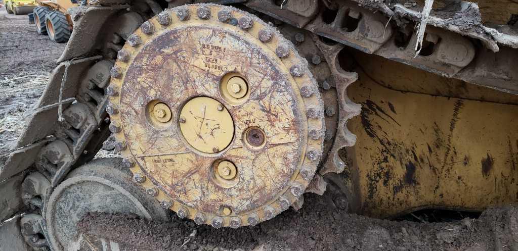Caterpillar D6h Dozer