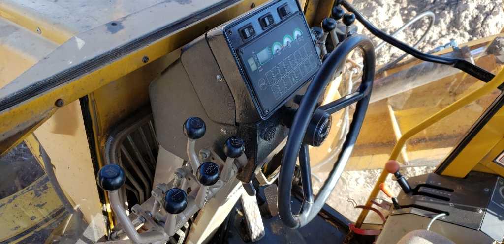 2001 John Deere 772ch Grader
