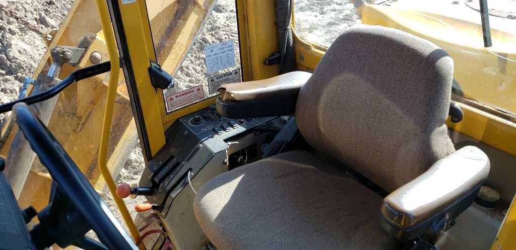 2001 John Deere 772ch Grader