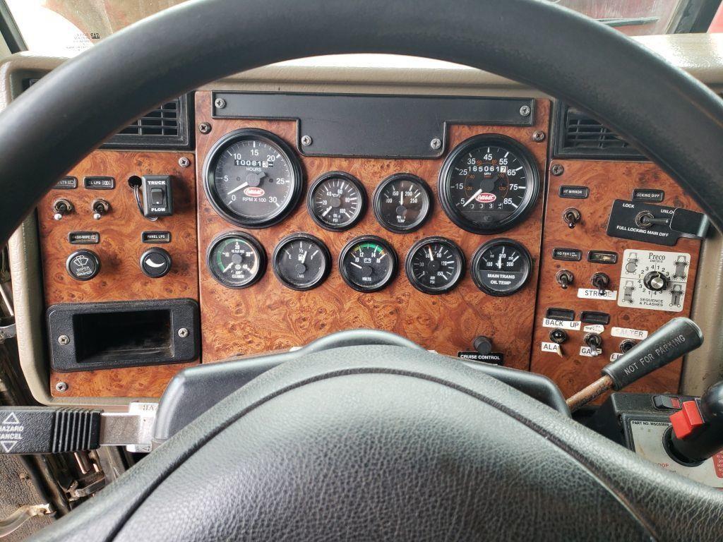 2003 Peterbilt 330