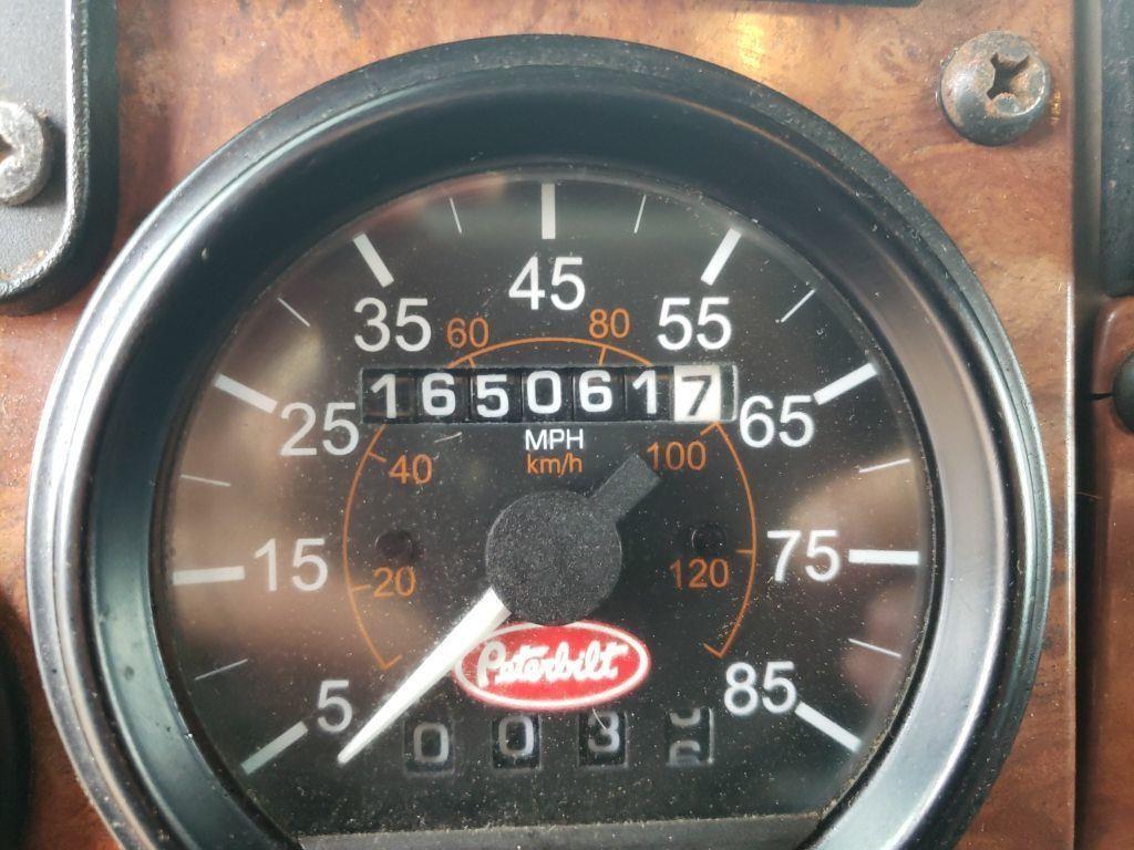 2003 Peterbilt 330