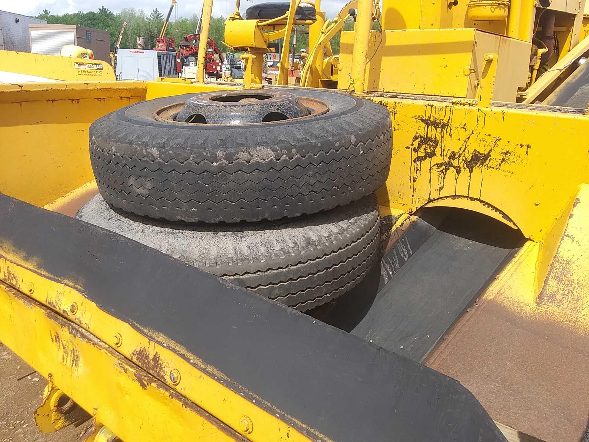 Etnyre Chip Spreader