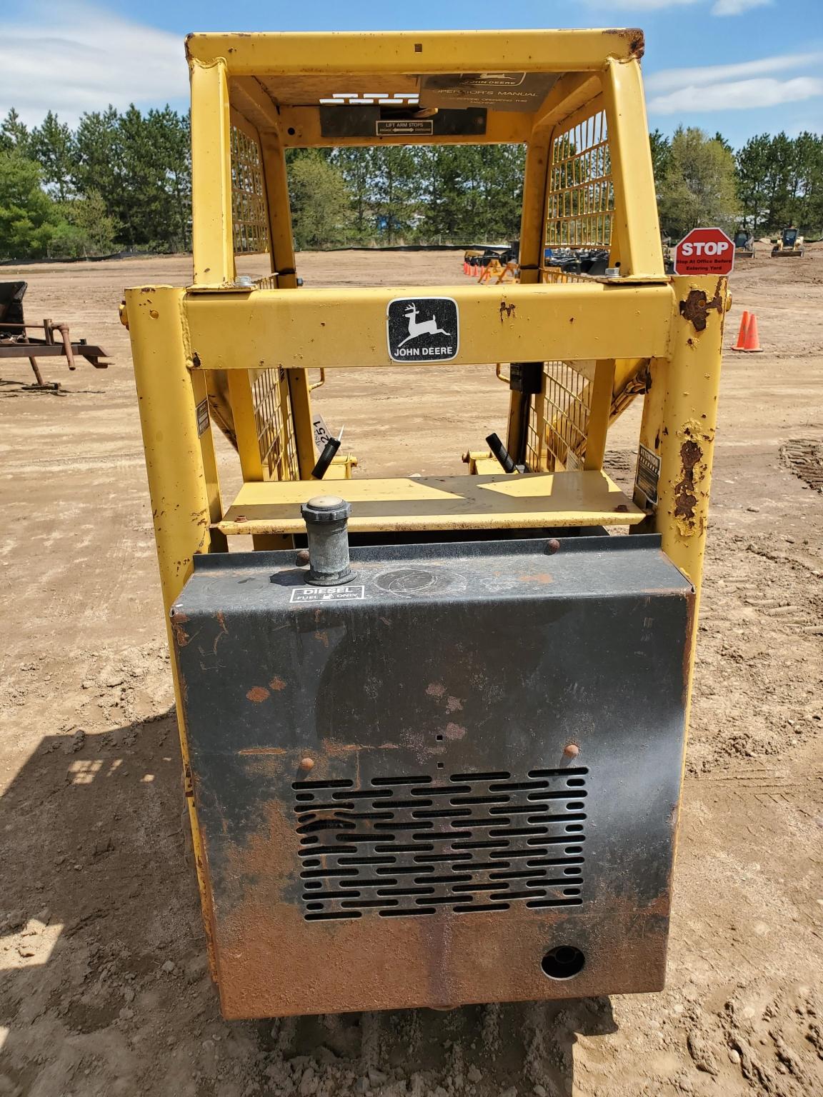 Deere 3375 Mini Skid Steer