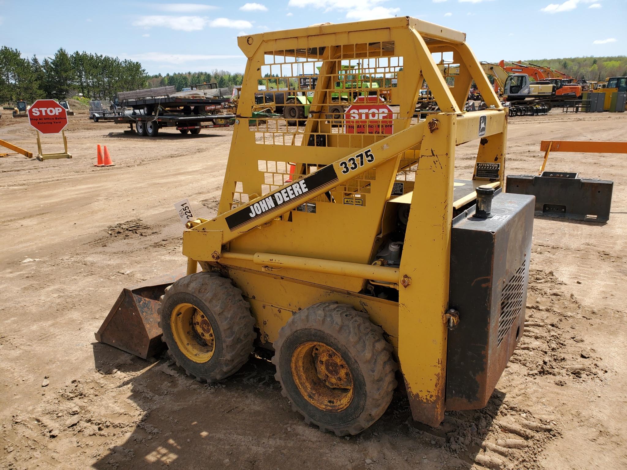 Deere 3375 Mini Skid Steer