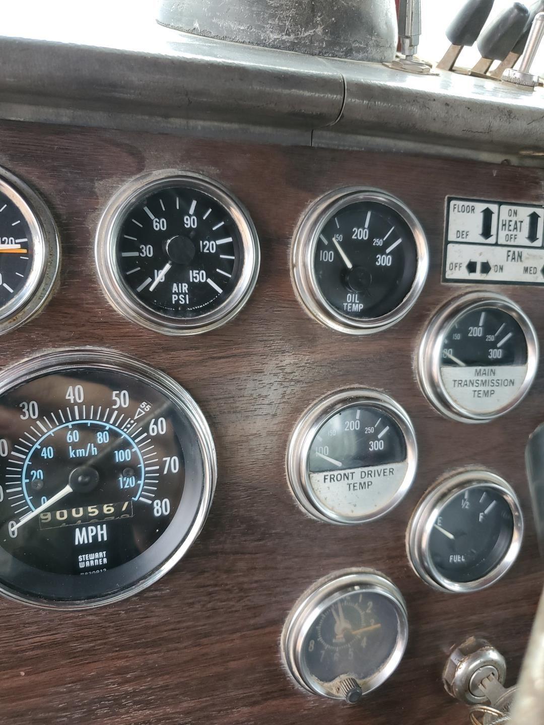 1977 Peterbilt 359 Day Cab Semi